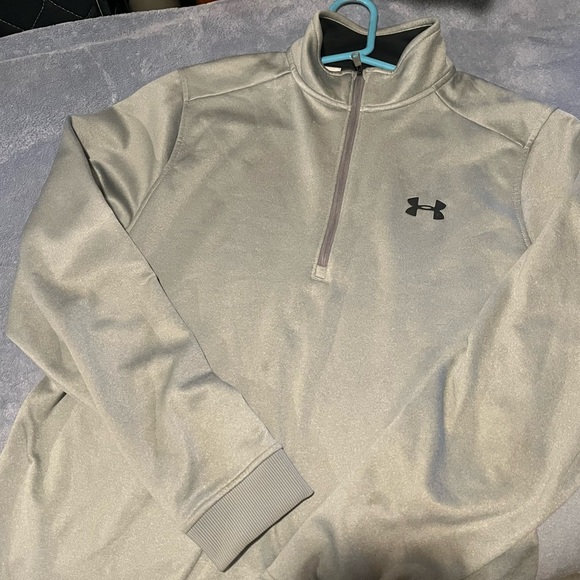Under Armour Pullover - Picture 4 of 5